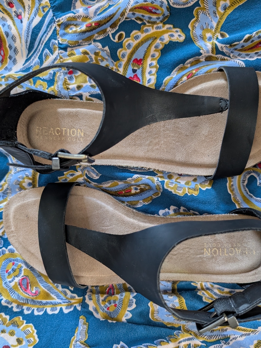 Kenneth Cole Reaction Black T-Strap Sandals Great City US7 EU37. 5